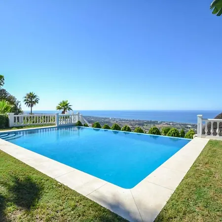 Impressive With Panoramic Views Of The Sea Marbella