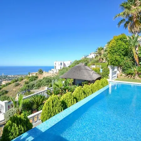 Villa Impressive With Panoramic Views Of The Sea