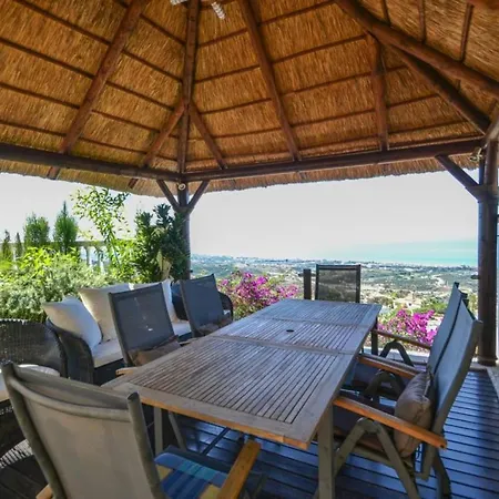 Villa Impressive With Panoramic Views Of The Sea